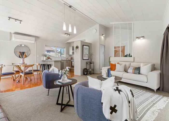  at 1/284 Rangatira Road, Beach Haven, Auckland