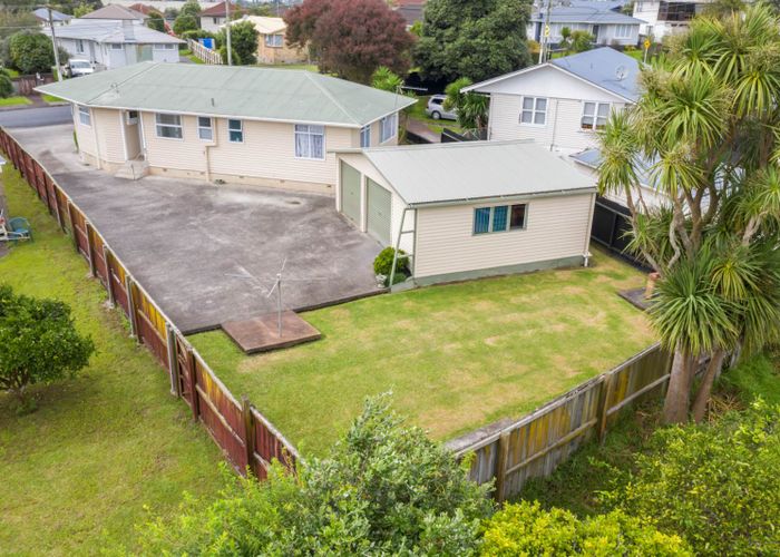  at 33 Barrys Road, Glendene, Auckland