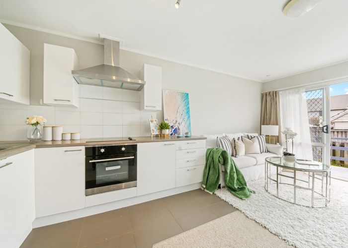  at 2/40 Rutland Road, Mount Wellington, Auckland