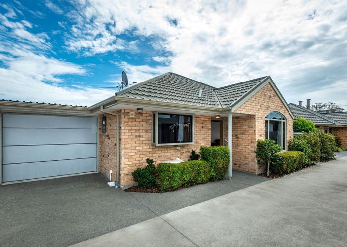  at 2/252 Mairehau Road, Burwood, Christchurch
