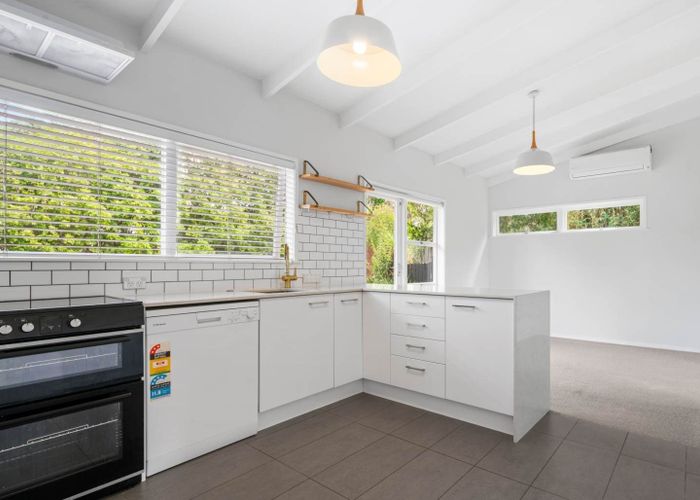  at 46 Woodstock Road, Forrest Hill, Auckland