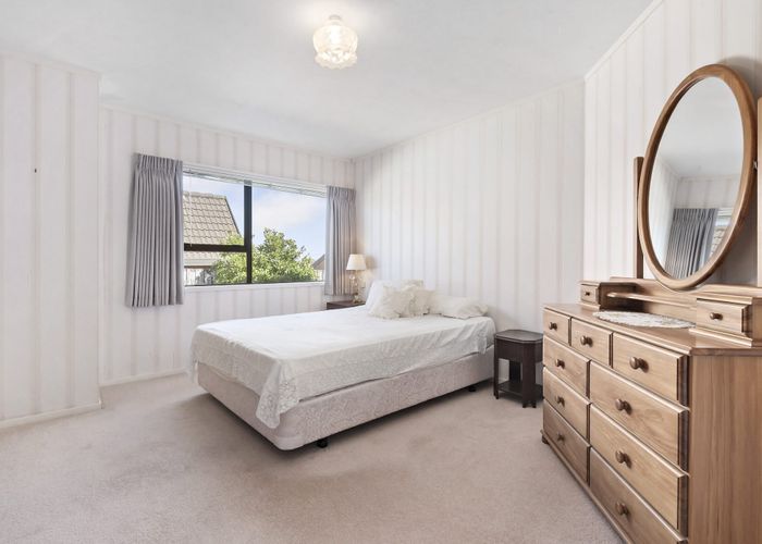  at 2/10 Bolton Street, Blockhouse Bay, Auckland City, Auckland