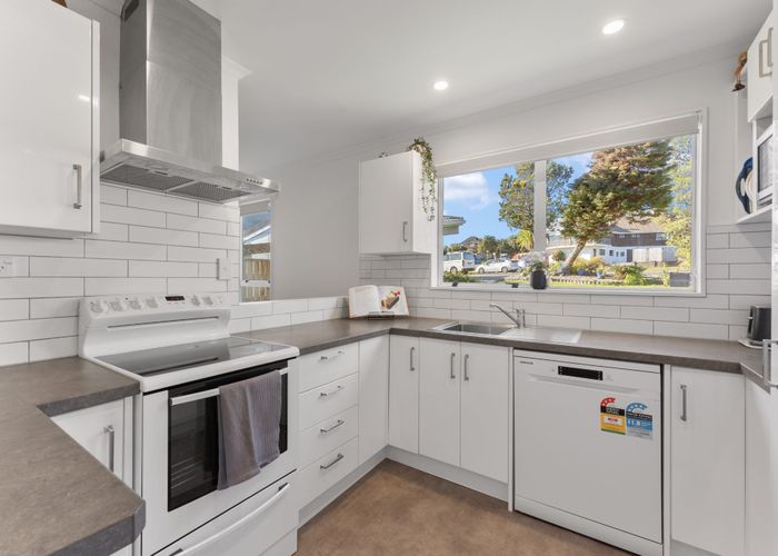  at 118 Discovery Drive, Whitby, Porirua