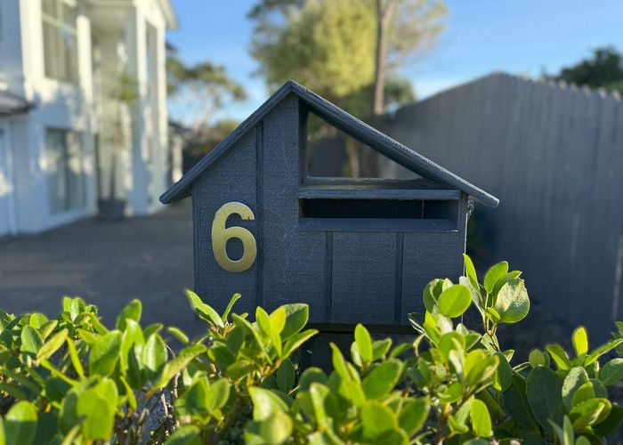  at 6 Chadlington Avenue, Henderson, Waitakere City, Auckland