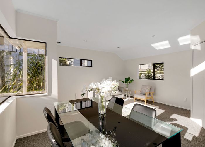  at 40 Hinau Street, Tawa, Wellington