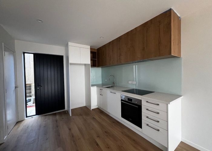  at 6/21 Divich Avenue, Te Atatu South, Waitakere City, Auckland