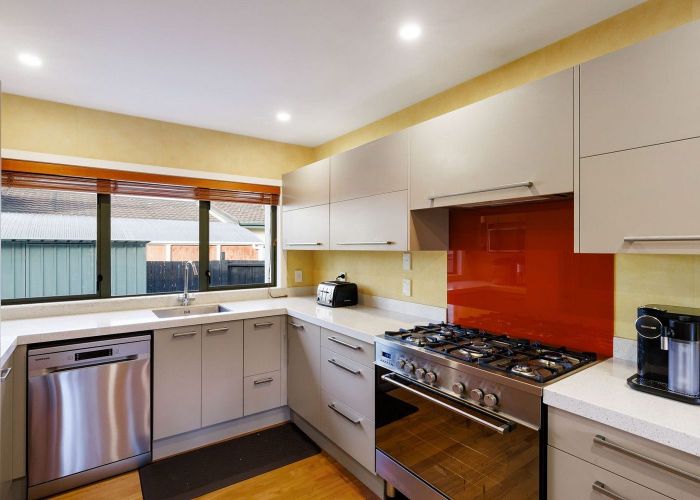  at 16 Cranwell Place, Hillcrest, Hamilton