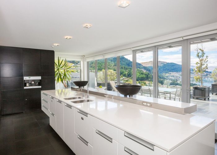  at 6 Lordens Place, Fernhill, Queenstown