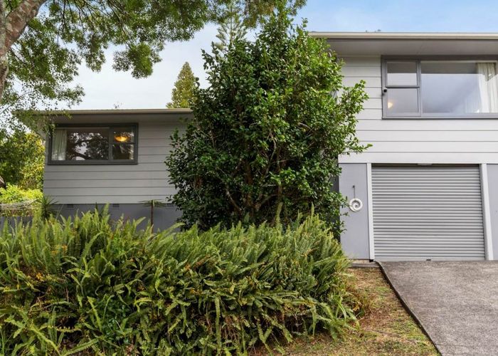  at 17 Freya Place, Torbay, Auckland