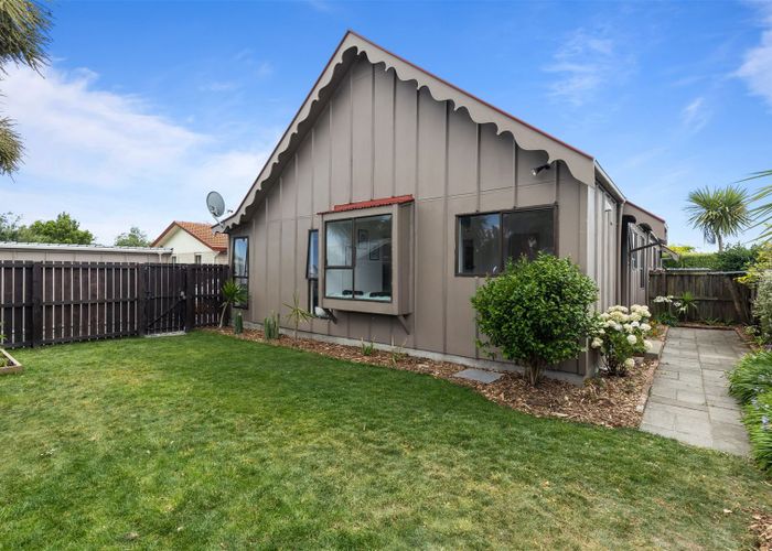  at 2/66 Lakewood Drive, Burwood, Christchurch
