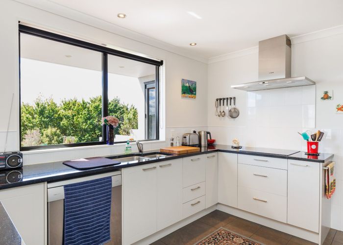  at 27 Ruapehu Drive, Fitzherbert, Palmerston North, Manawatu / Whanganui