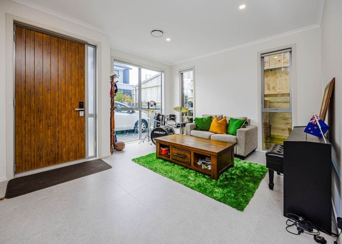  at 4 Hautoa Lane, Flat Bush, Manukau City, Auckland