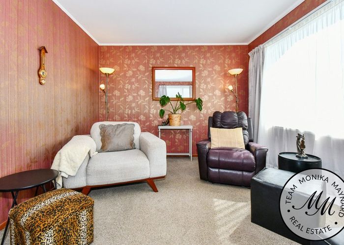  at 13 Becker Drive, Weymouth, Auckland