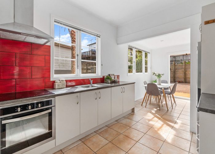  at 1/8 Millbrook Road, Henderson, Auckland