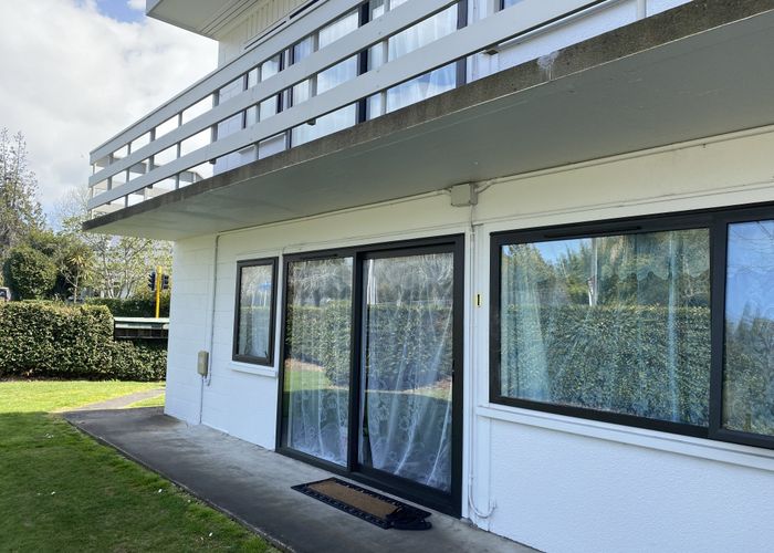  at 1/206 River Road, Claudelands, Hamilton