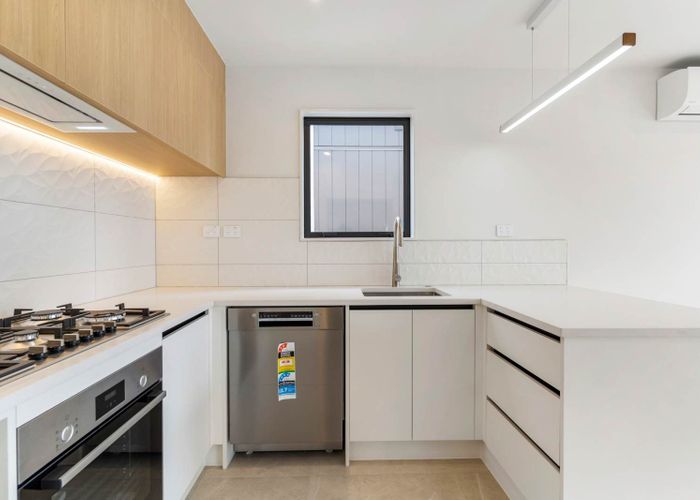  at 8B Datura Place, Sunnynook, Auckland