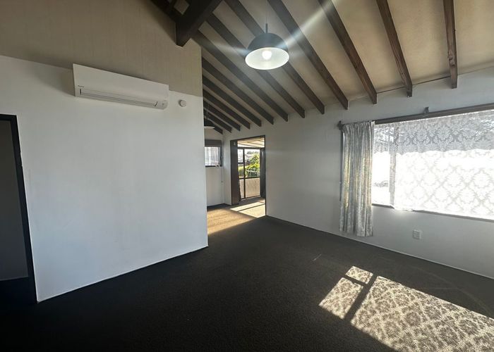  at 1/69 Butley Drive, Farm Cove, Auckland