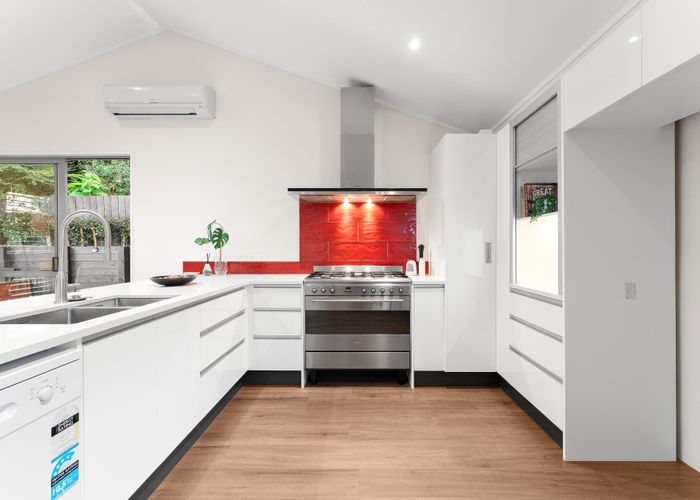  at 2/17 Fernwood Grove, Bayview, North Shore City, Auckland