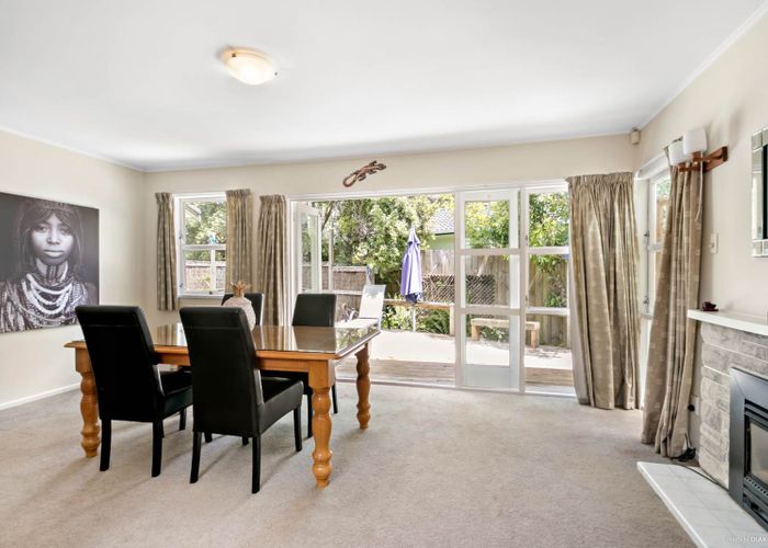 at 15 Pendlebury Street, Green Bay, Auckland