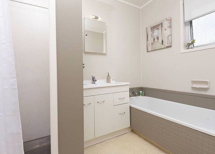  at 115 Sandspit Road, Shelly Park, Auckland