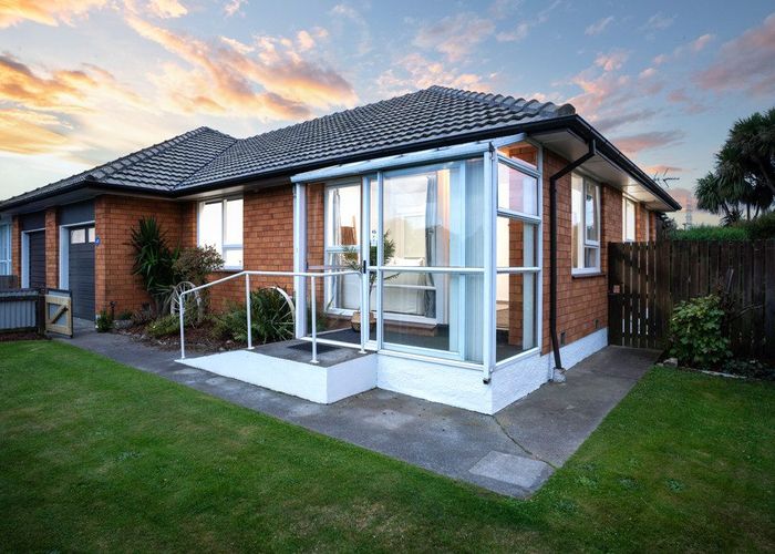  at 2/4 Lomax Place, Islington, Christchurch City, Canterbury