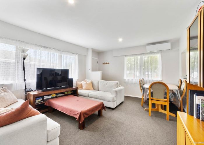  at 1/169 Shakespeare Road, Milford, Auckland