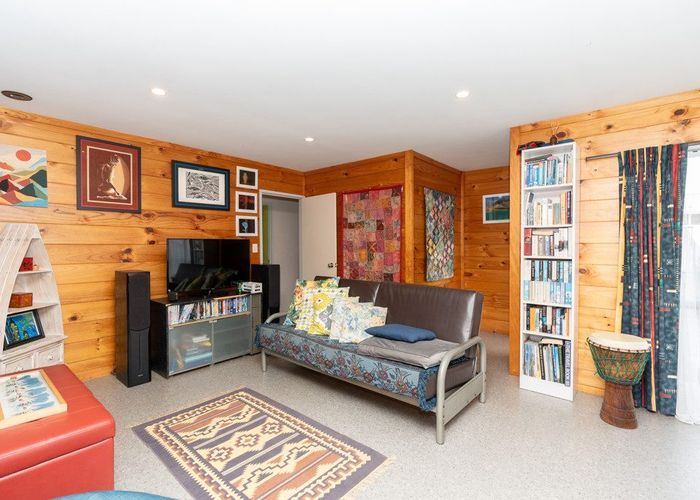 at 16 Oregon Crescent, Glenview, Hamilton
