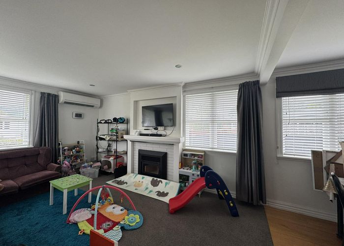  at 4 Tiwakawaka Grove, Heretaunga, Upper Hutt, Wellington