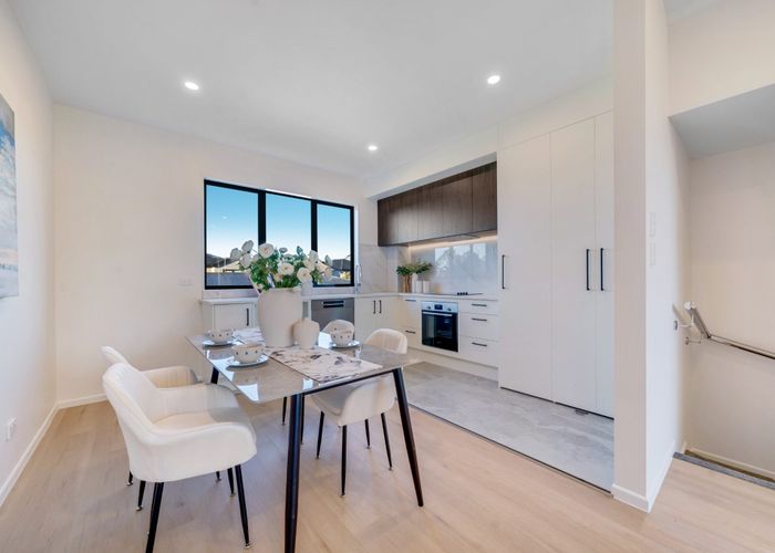  at 32 Tiraumea Drive, Pakuranga, Manukau City, Auckland