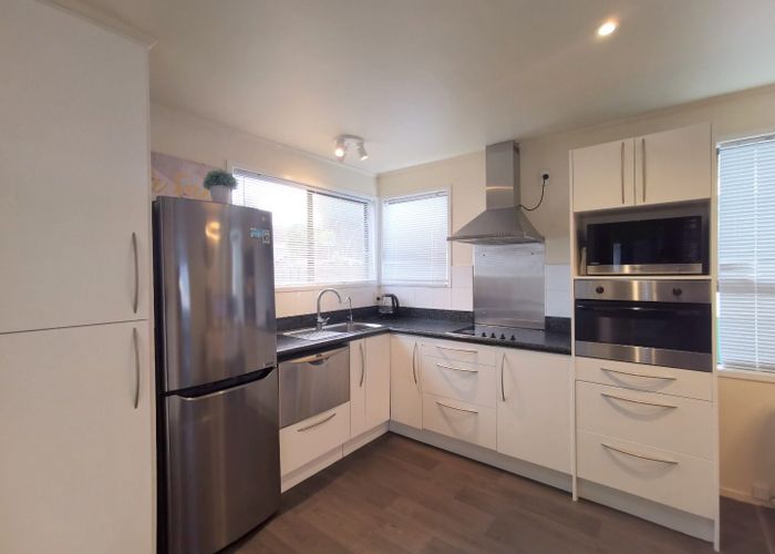  at 10 Granville Dr, Massey, Waitakere City, Auckland