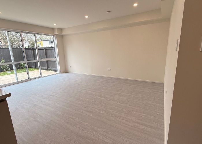  at 2 Chaucer Place, Blockhouse Bay, Auckland City, Auckland
