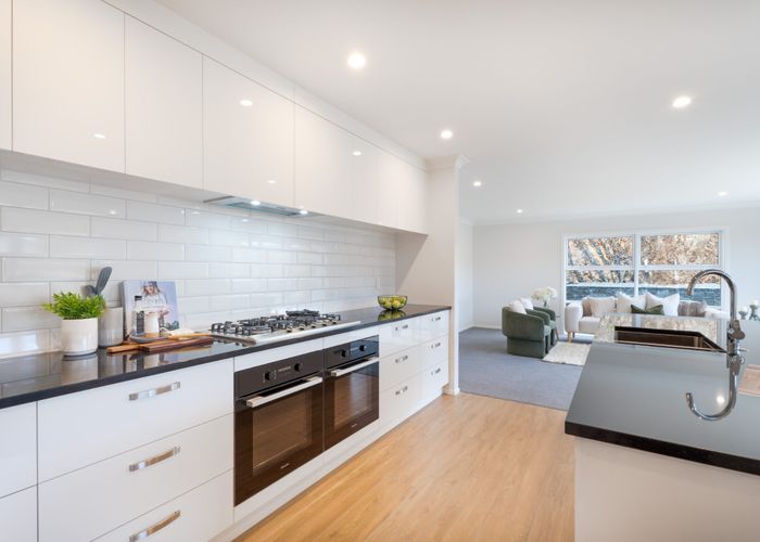  at 83 Queen Charlotte Drive, Aotea, Porirua