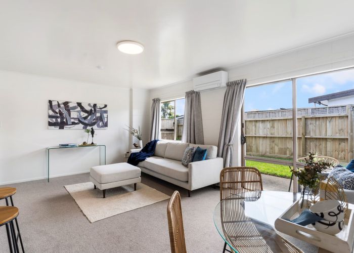 at 2/78 Panorama Road, Mount Wellington, Auckland