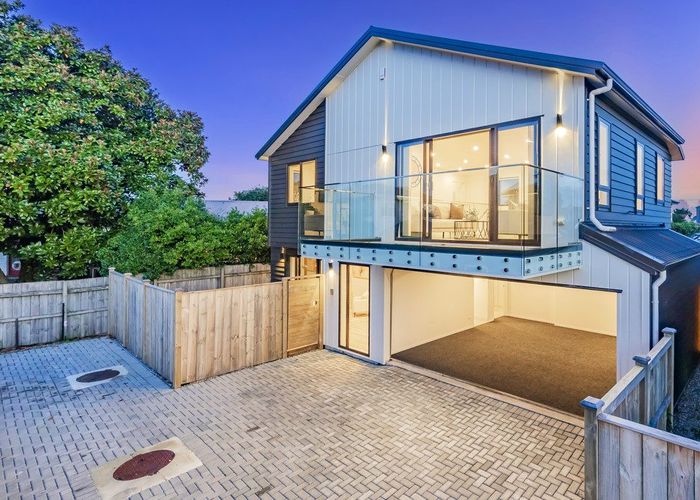  at 3C Dawnhaven Drive, Te Atatu Peninsula, Waitakere City, Auckland