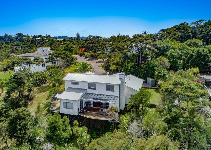  at 10 The Knoll, Greenhithe, Auckland