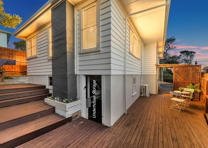  at 1/35 Roberts Road, Glenfield, North Shore City, Auckland