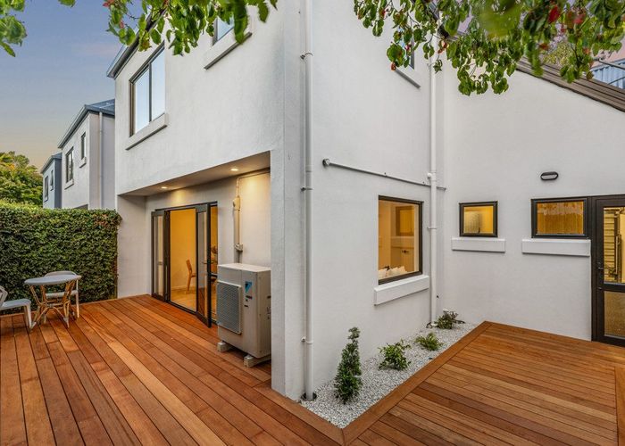  at 2/8 Mayfair Street, Riccarton, Christchurch City, Canterbury