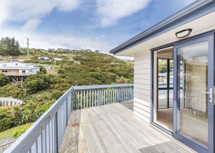  at 17 Endeavour Drive, Whitby, Porirua