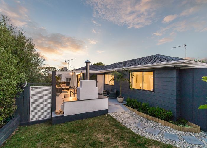  at 8 Simkin Avenue, Saint Johns, Auckland