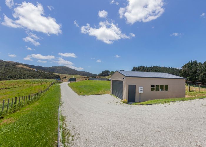  at 15 Brooklands Way, Brynderwyn