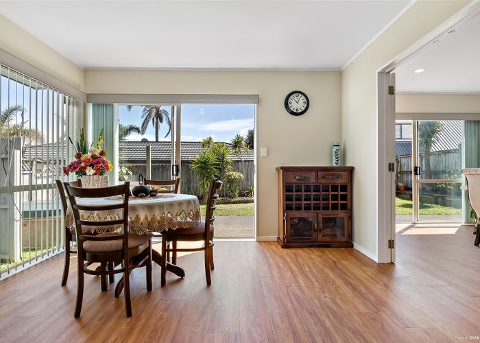  at 2/1 Emma Court, Northpark, Auckland