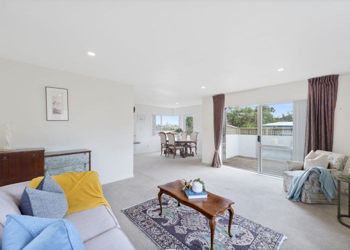  at 1/210A East Coast Road, Forrest Hill, North Shore City, Auckland