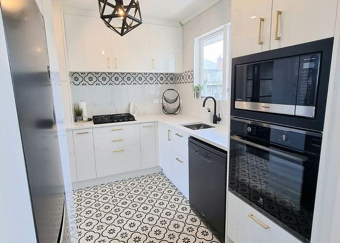  at 27 Exminster Street, Blockhouse Bay, Auckland