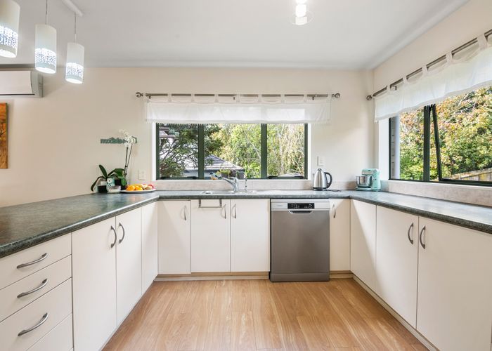  at 2/12 Patons Road, Howick, Auckland