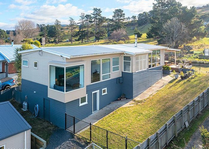  at 9 John Street, Ocean View, Dunedin