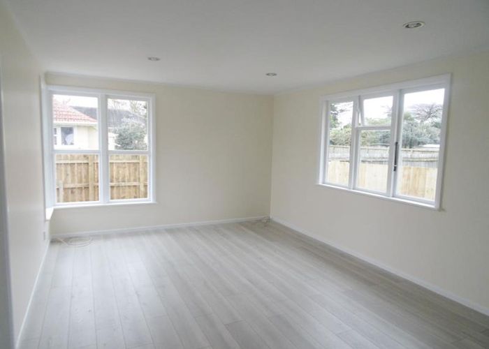  at 10 Gubb Place, Otara, Auckland