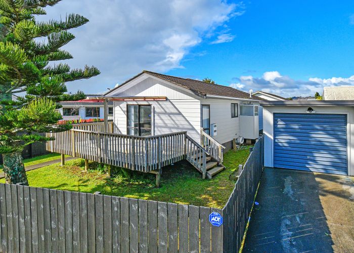  at 1 Coombe Avenue, Otara, Auckland