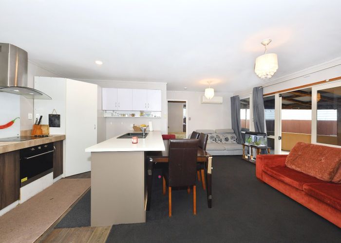  at 2/98 Neill Street, Hornby, Christchurch