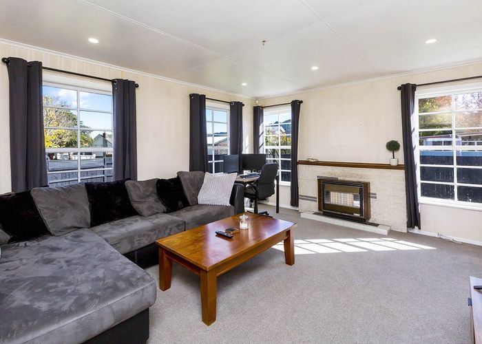  at 62 Hillside Drive, Maoribank, Upper Hutt