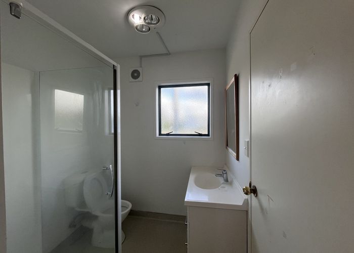  at 18/1C Briar  Way, New Lynn, Waitakere City, Auckland
